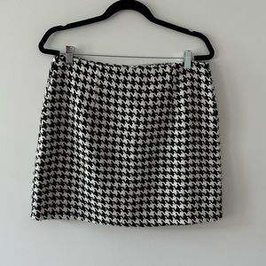 Vici Lincoln Houndstooth Tweed Mini Skirt